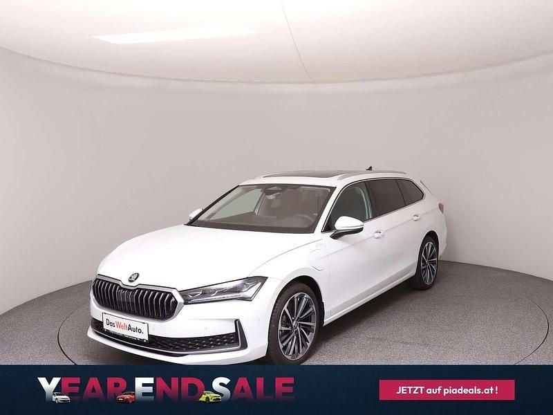 Weiß Gebraucht 2025 Skoda Superb LAURIN & KLEMENT Kombi | € 54.260 - Bild 1/4