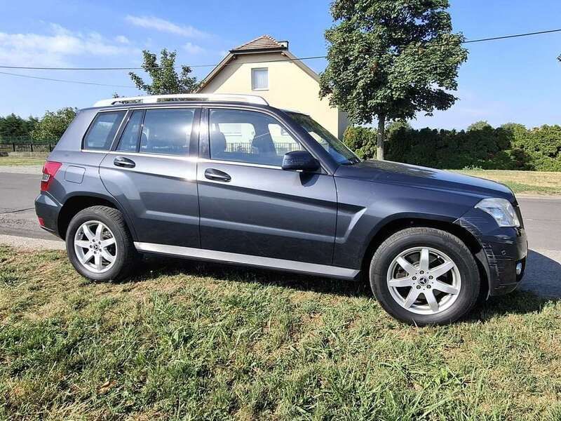 Grau Gebraucht 2009 Mercedes GLK320 SUV | € 11.000 - Bild 1/4