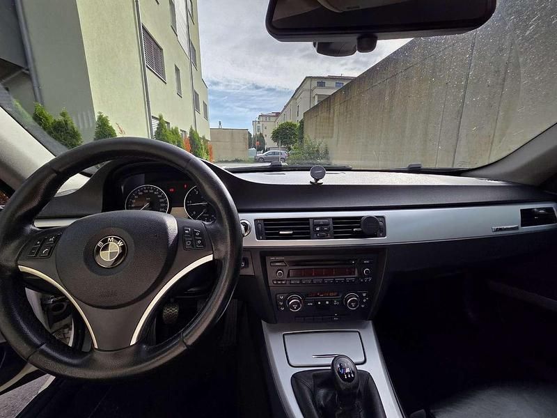Gebraucht BMW 320 177 PS (130 kW) 2007 Coupé