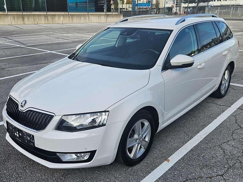 Weiß Gebraucht 2014 Skoda Octavia Elegance Kombi | € 10.900 (Guter Preis) - Bild 1/4