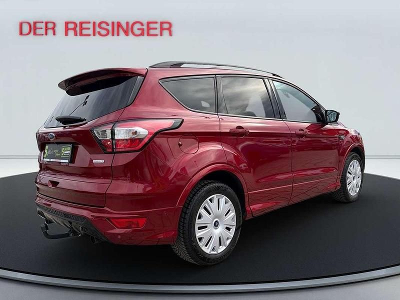 Gebraucht Ford Kuga ST-Line 150 PS (110 kW) 2017 Rot SUV