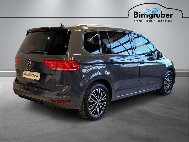 Neu VW Touran 150 PS (110 kW) 2025 Mittelgrau  metallic Van / Kleinbus