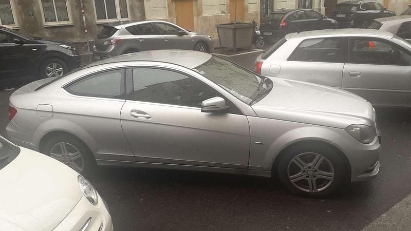 Gebraucht Mercedes C180 156 PS (114 kW) 2011 Silber Coupé