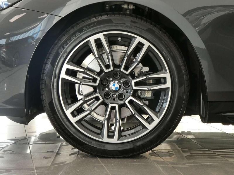 Gebraucht BMW 520 Efficient Dynamics 197 PS (144 kW) 2025 Grau Kombi