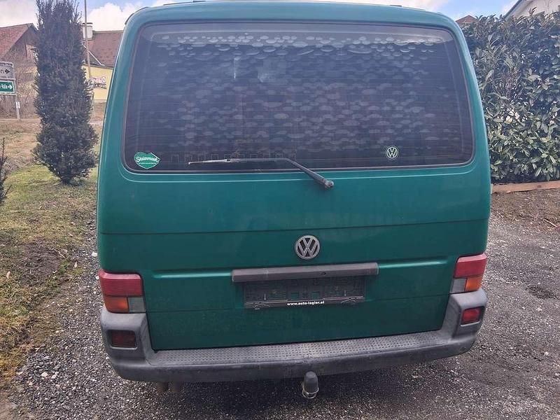 Gebraucht VW T4 101 PS (74 kW) 2003 Grün Van
