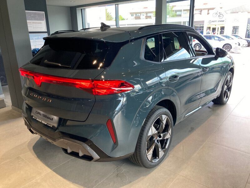 Neu Cupra Terramar 150 PS (110 kW) 2025 Dunkelblau  normal SUV