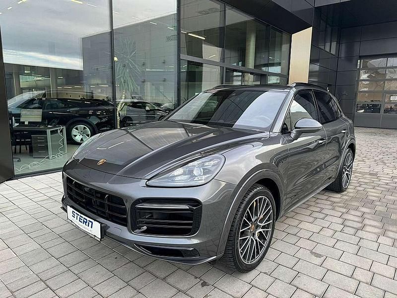 Grau Gebraucht 2021 Porsche Cayenne SUV | € 99.990 - Bild 1/4