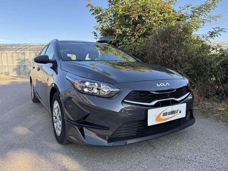 Grau Gebraucht 2023 Kia Ceed Sportswagon Kombi | € 14.990 (Guter Preis) - Bild 1/4