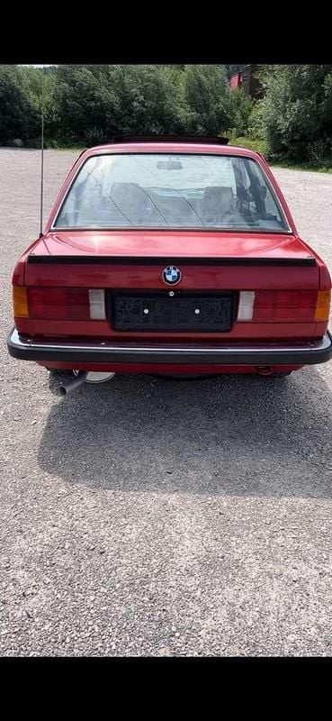 Gebraucht BMW 318 105 PS (77 kW) 1985 Limousine