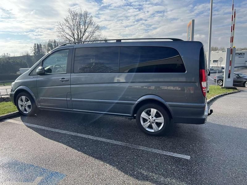 Grau Gebraucht 2012 Mercedes Viano Van / Kleinbus | € 15.600 - Bild 1/4