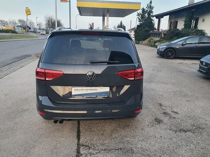 Gebraucht VW Touran Highline 150 PS (110 kW) 2020 Mittelgrau  normal Van / Kleinbus