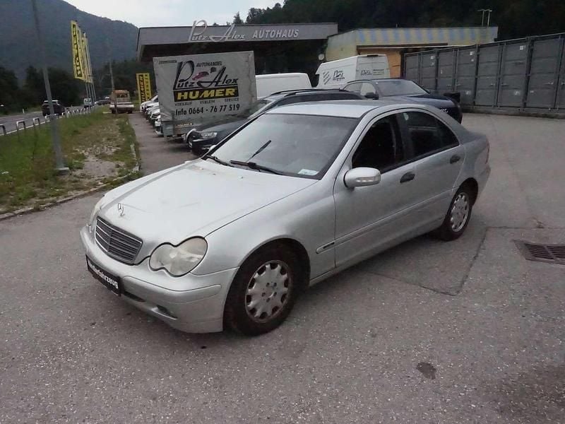 Gebraucht Mercedes C220 Classic 143 PS (105 kW) 2000 Silber Limousine