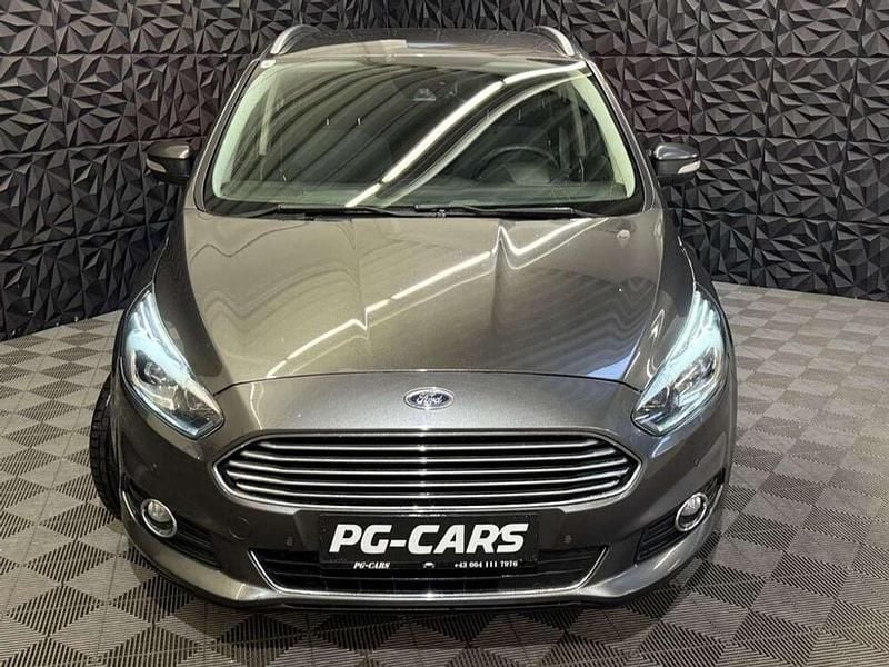 Gebraucht Ford S-MAX Titanium 150 PS (110 kW) 2015 Grau Van / Kleinbus