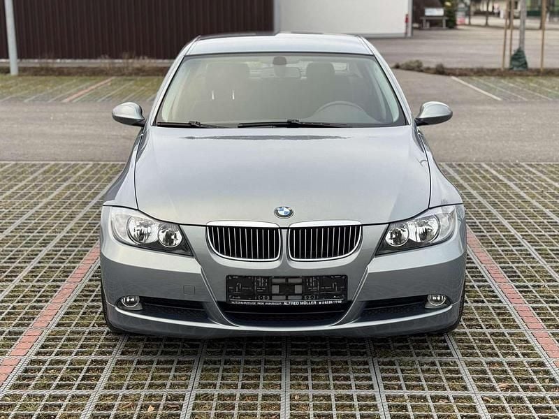 Gebraucht BMW 325 197 PS (144 kW) 2006 Grau Limousine