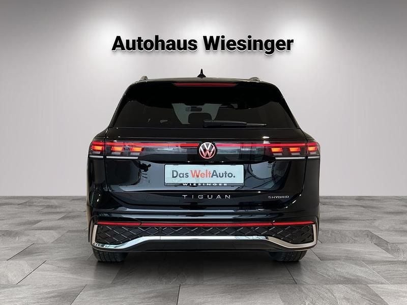 Neu VW Tiguan Sport 272 PS (200 kW) 2025 Schwarz  metallic SUV