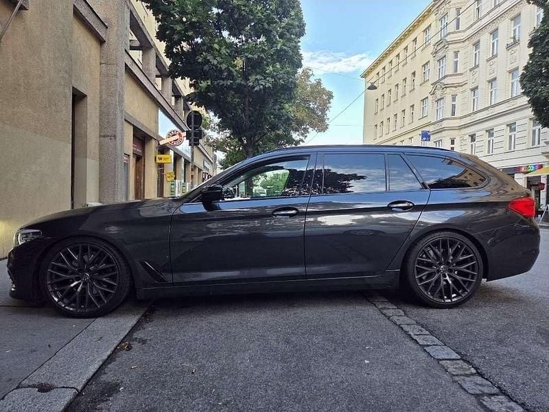 Gebraucht BMW 520 Sport Line 190 PS (139 kW) 2017 Grau Kombi