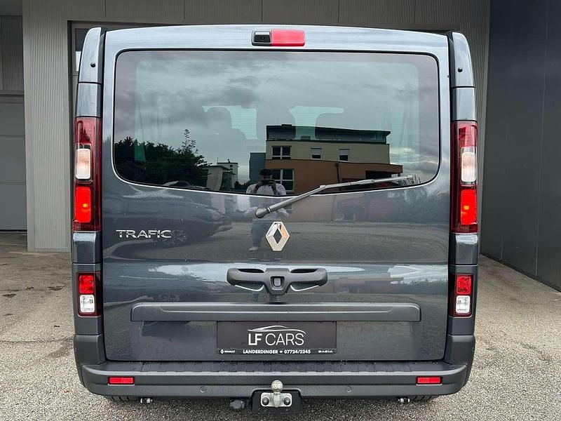 Gebraucht Renault Trafic Techno 150 PS (110 kW) 2024 Grau Van / Kleinbus