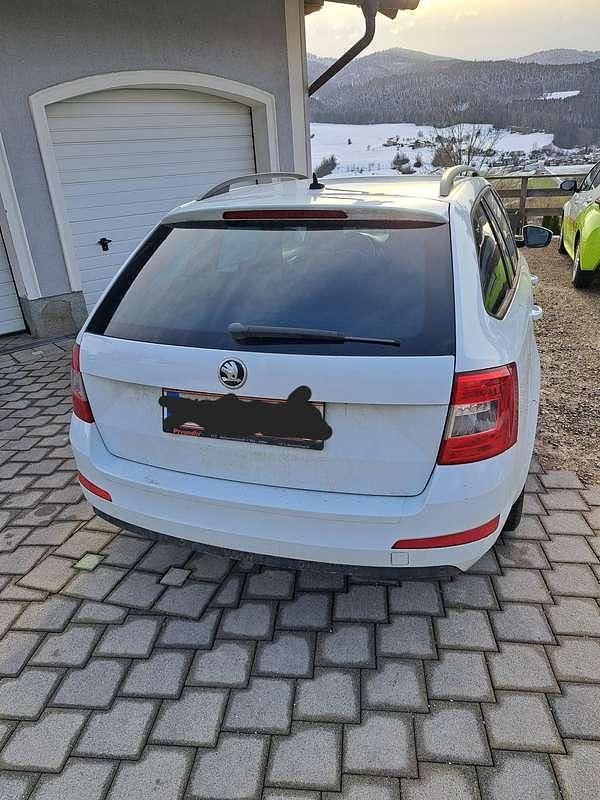 Gebraucht Skoda Octavia Ambition 110 PS (80 kW) 2017 Weiß Kombi