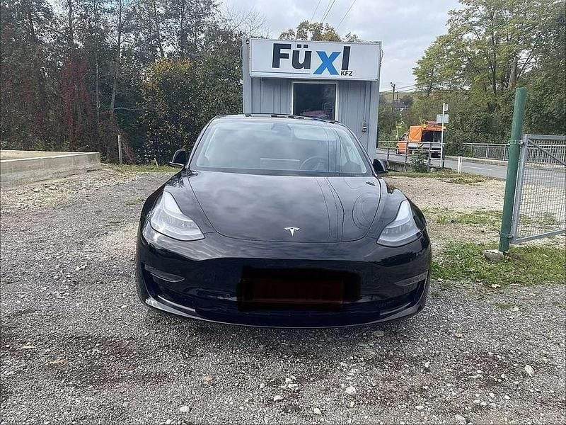 Schwarz Gebraucht 2021 Tesla Model 3 Limousine | € 24.990 (Guter Preis) - Bild 1/4