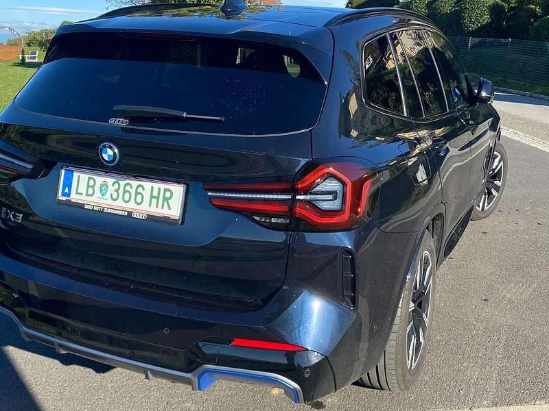Gebraucht BMW iX3 M Sport 210 kW (286 PS) 2025 Schwarz SUV