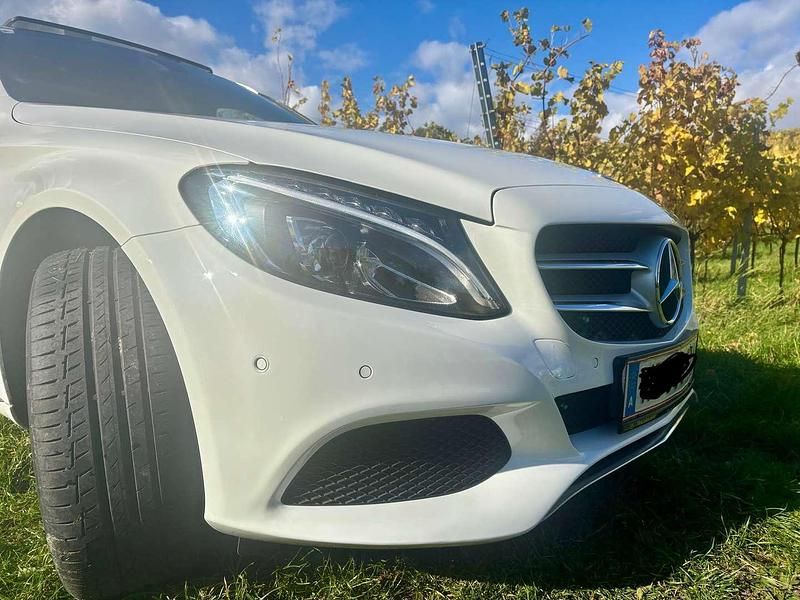 Gebraucht Mercedes C220 Avantgarde 170 PS (125 kW) 2017 Weiß Kombi