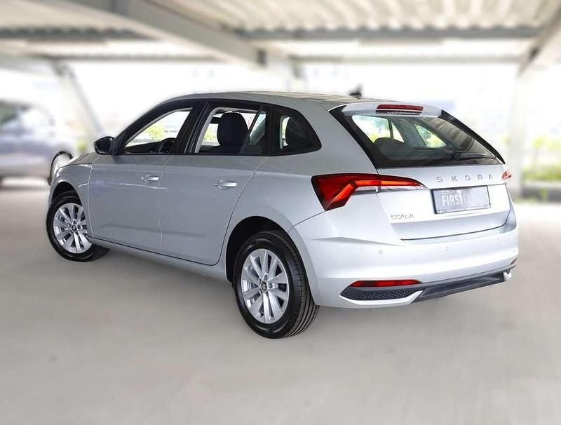 Gebraucht Skoda Scala Essence 95 PS (69 kW) 2025 Silber  metallic Kleinwagen