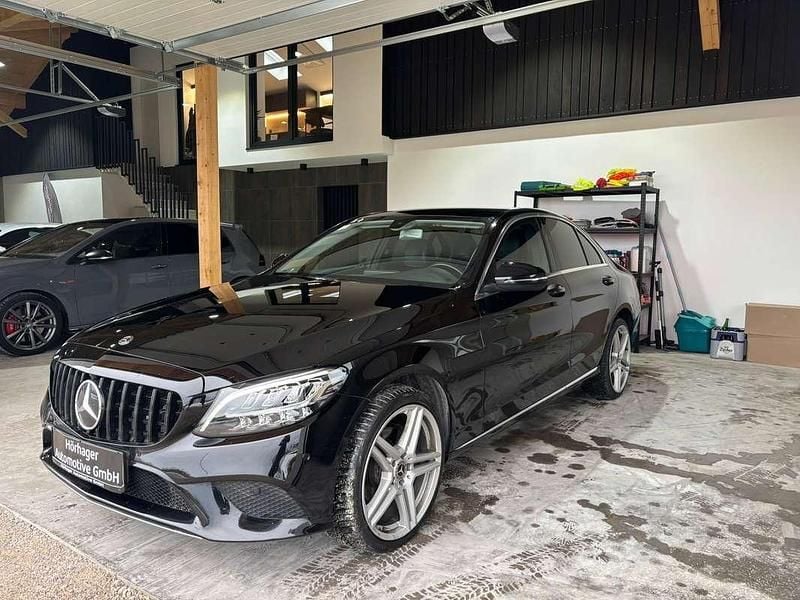 Gebraucht Mercedes C200 160 PS (117 kW) 2019 Schwarz Limousine