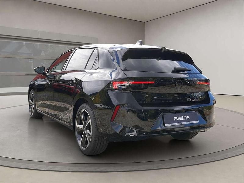 Gebraucht Opel Astra 131 PS (96 kW) 2025 Schwarz Limousine