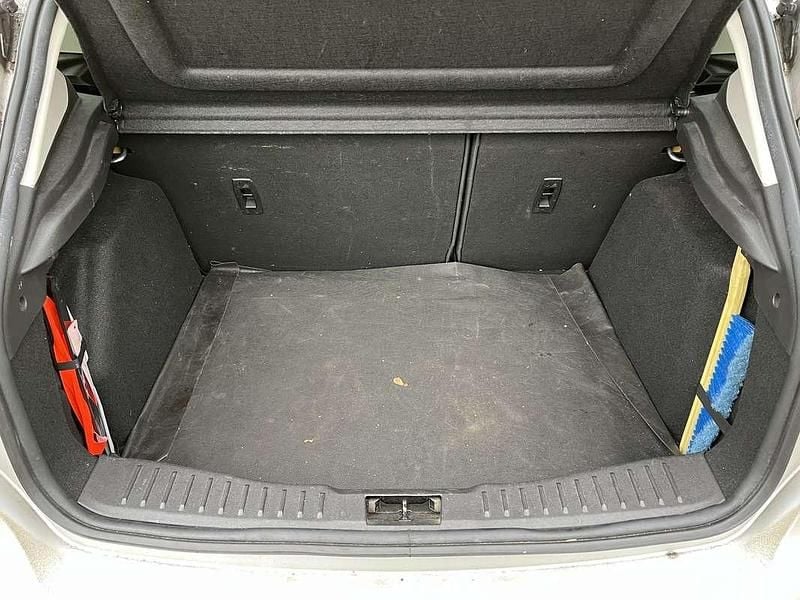 Gebraucht Ford Focus Trend 120 PS (88 kW) 2016 Silber Kombi