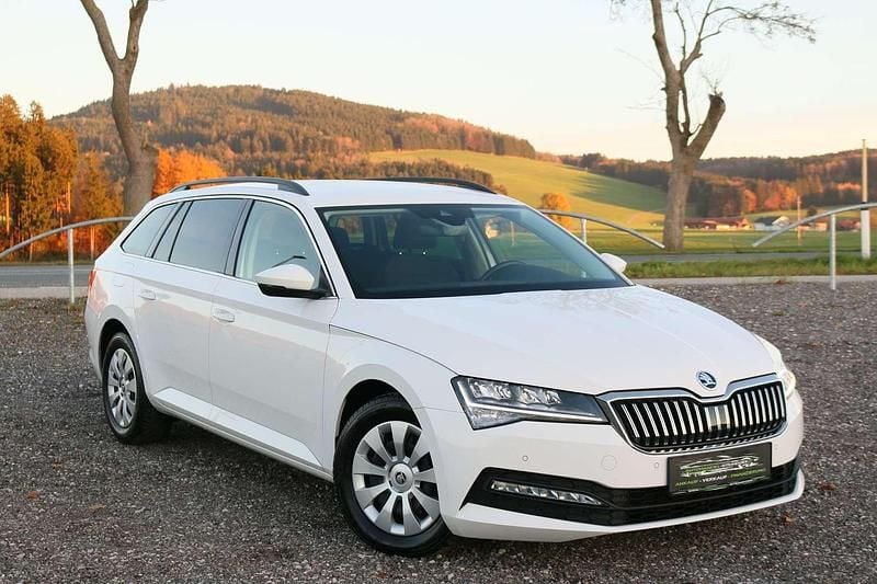 Weiß Gebraucht 2020 Skoda Superb Kombi | € 22.950 (Guter Preis) - Bild 1/4