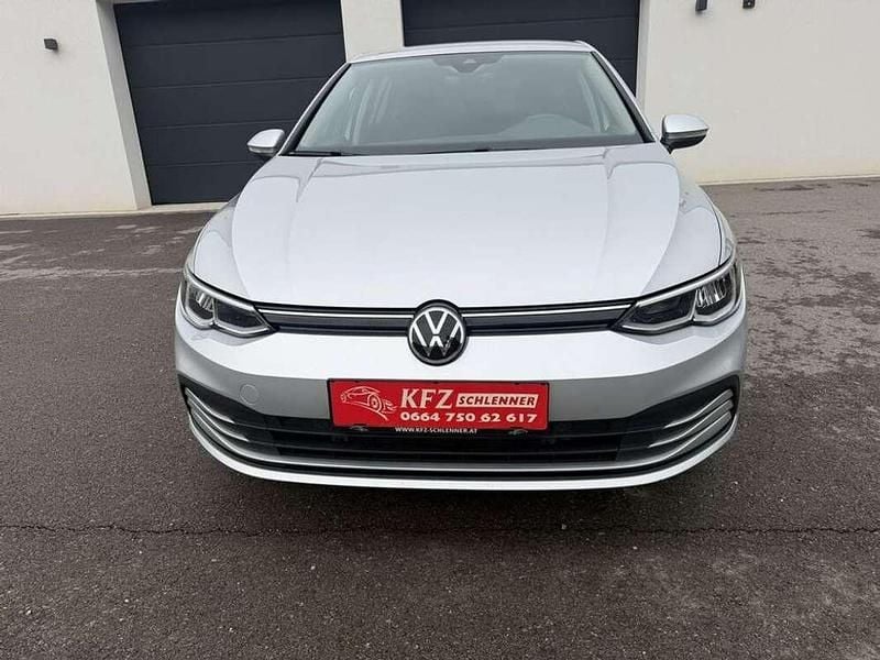 Gebraucht VW Golf VIII Life 150 PS (110 kW) 2020 Silber Limousine