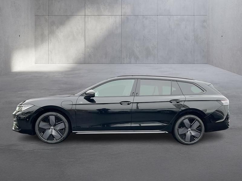 Gebraucht VW Passat Sport 204 PS (150 kW) 2026 Schwarz  metallic Kombi