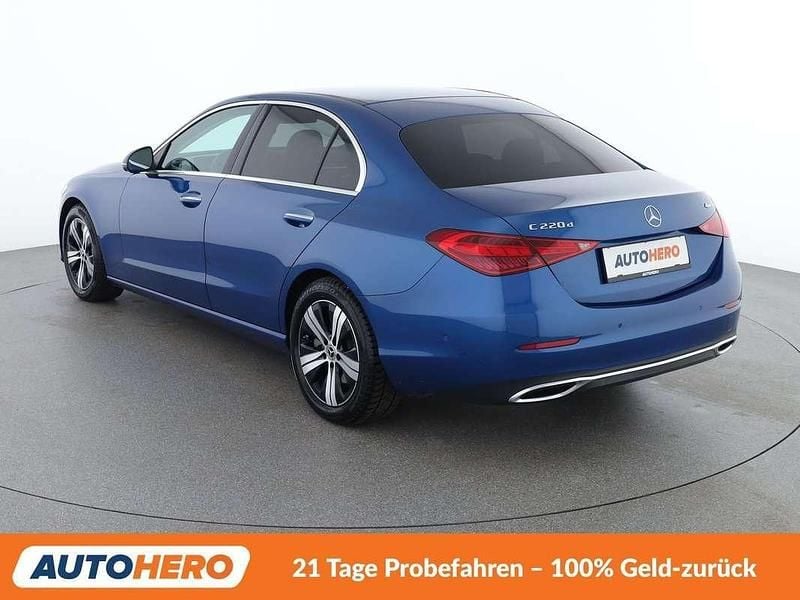 Gebraucht Mercedes C220 Avantgarde 220 PS (161 kW) 2024 Blau Limousine