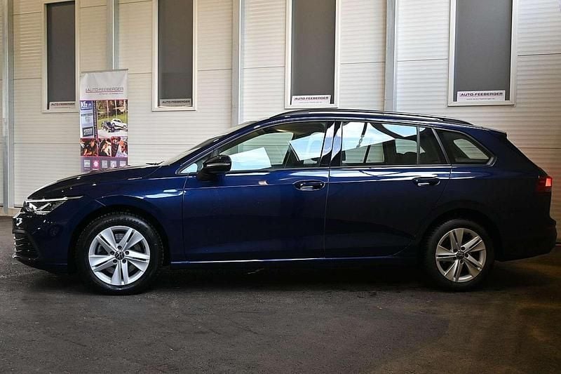 Gebraucht VW Golf VIII Life 116 PS (85 kW) 2022 Blau Kombi