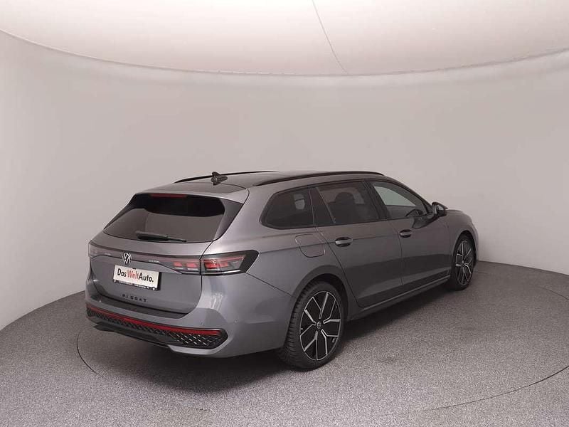Gebraucht VW Passat R-line 150 PS (110 kW) 2025 Mittelgrau  normal Kombi