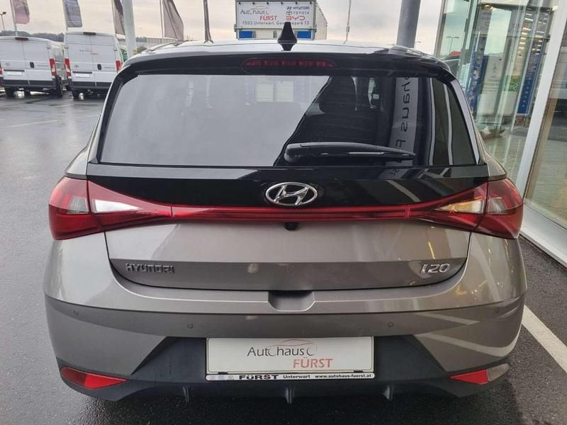 Gebraucht Hyundai i20 84 PS (61 kW) 2021 Schwarz Kleinwagen