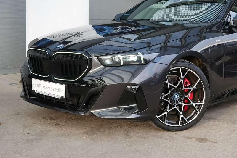 Gebraucht BMW 550e Comfort Edition 313 PS (230 kW) 2024 Grau Limousine