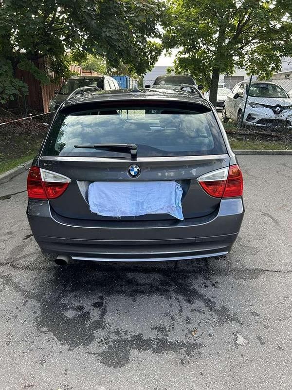 Gebraucht BMW 320 150 PS (110 kW) 2006 Kombi