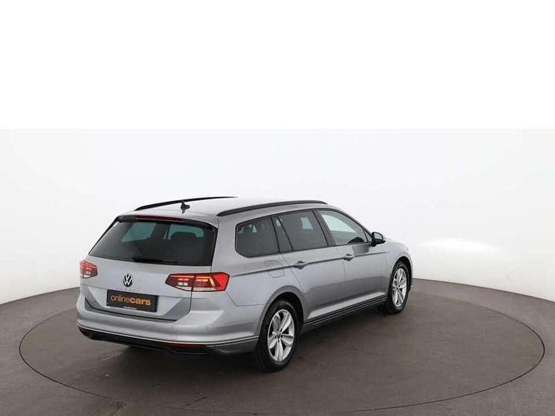 Gebraucht VW Passat 150 PS (110 kW) 2020 Silber Kombi