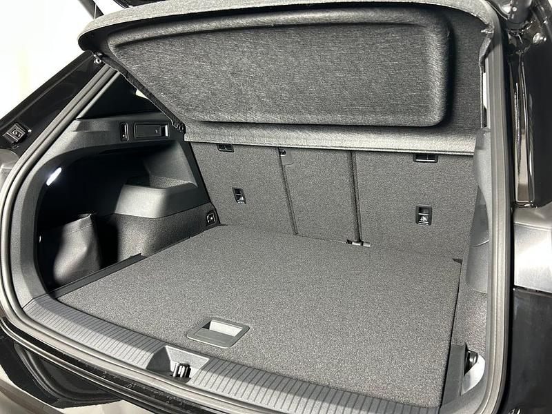 Gebraucht VW Tiguan Sport 193 PS (141 kW) 2025 Schwarz  metallic SUV