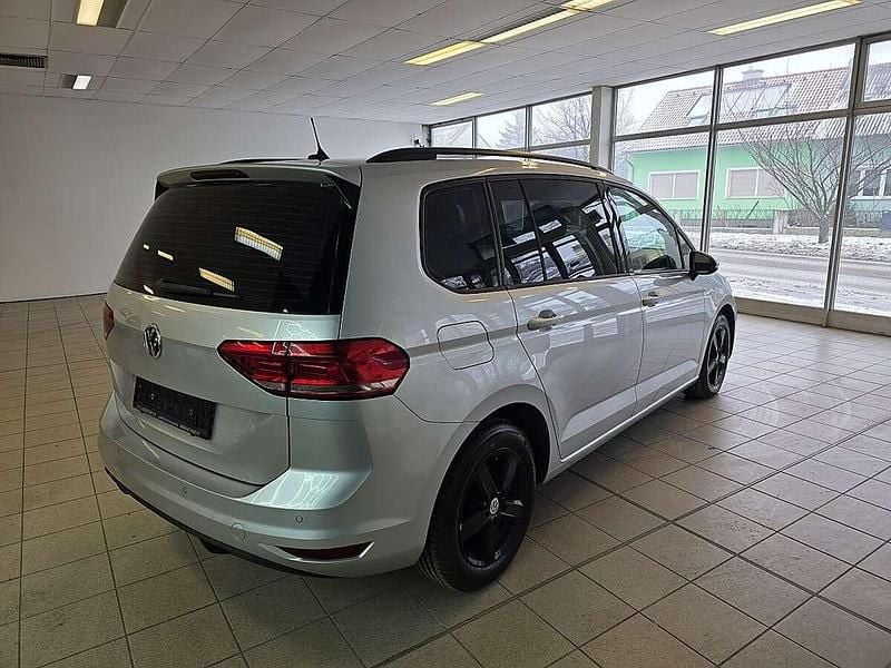 Gebraucht VW Touran 116 PS (85 kW) 2018 Silber Van / Kleinbus
