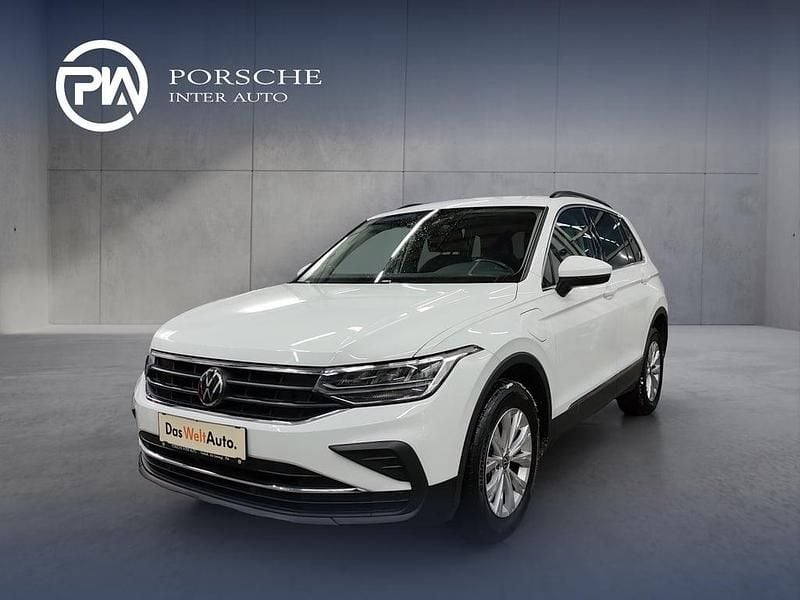 Weiss normal Gebraucht 2022 VW Tiguan Life SUV | € 27.990 (Superpreis) - Bild 1/4