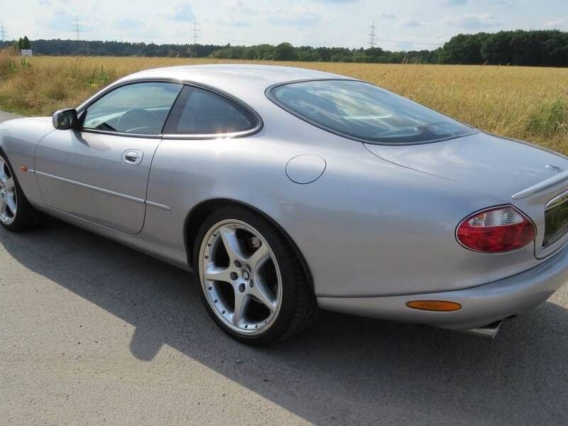 Gebraucht Jaguar XKR 363 PS (266 kW) 2000 Silber Coupé