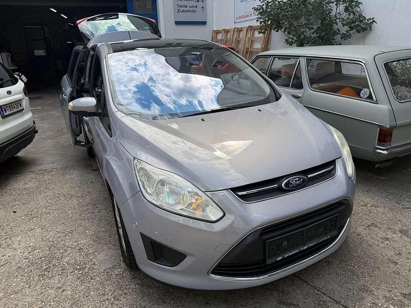 Grau Gebraucht 2011 Ford Grand C-Max Van / Kleinbus | € 8.500 - Bild 1/4