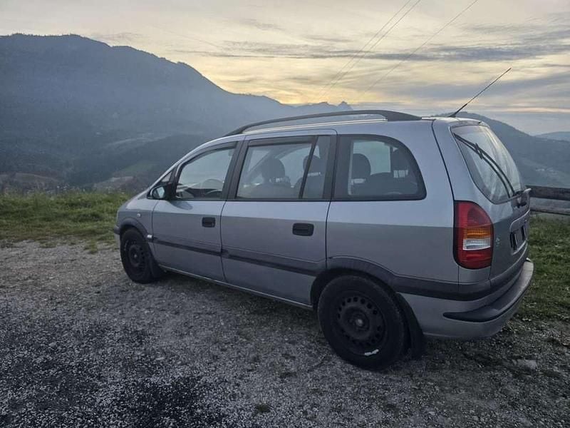Gebraucht Opel Zafira 101 PS (74 kW) 2002 Van / Kleinbus