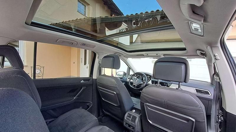 Gebraucht VW Touran Comfortline 150 PS (110 kW) 2017 Schwarz Van / Kleinbus