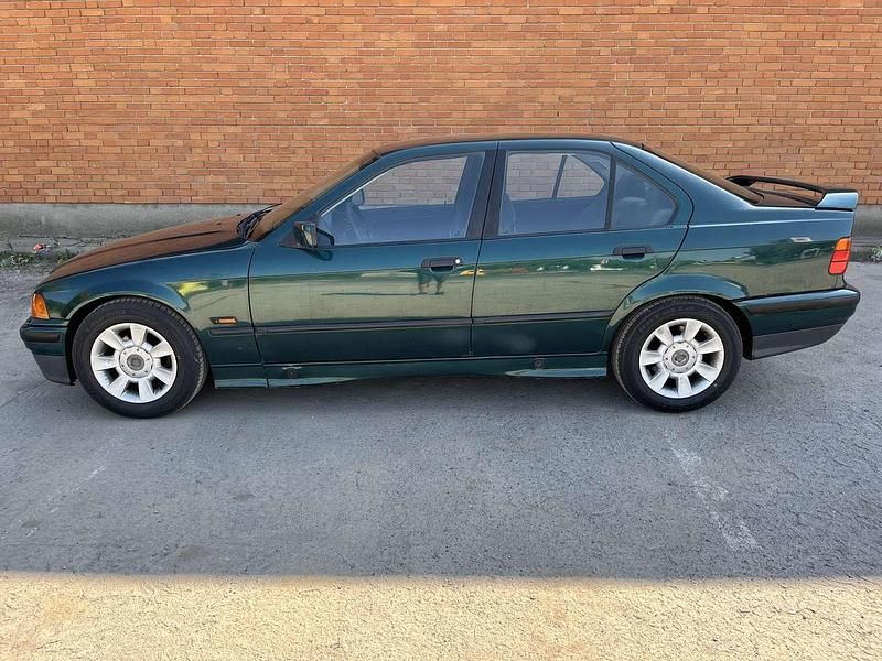 Gebraucht BMW 325 143 PS (105 kW) 1993 Limousine