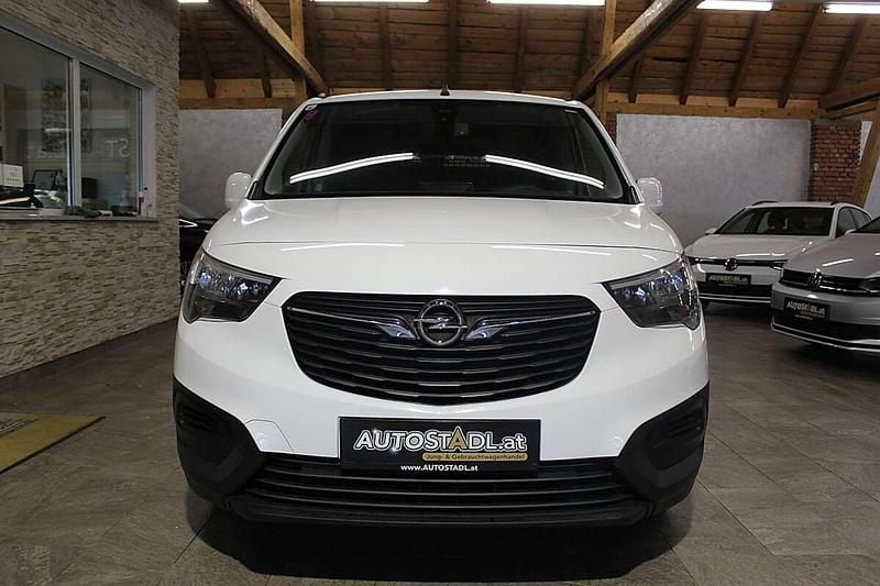 Gebraucht Opel Combo Edition 99 PS (72 kW) 2019 Weiß Van / Kleinbus