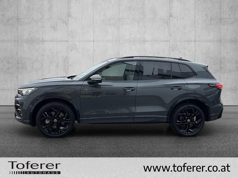 Neu VW Tiguan Sport 204 PS (150 kW) 2025 Mittelgrau  metallic SUV