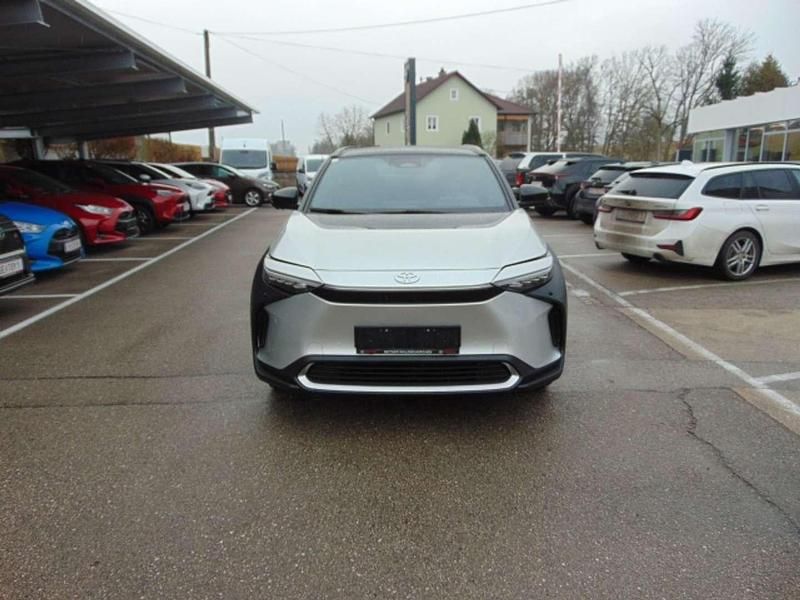 Gebraucht Toyota bZ4X 160 kW (218 PS) 2022 Silber SUV